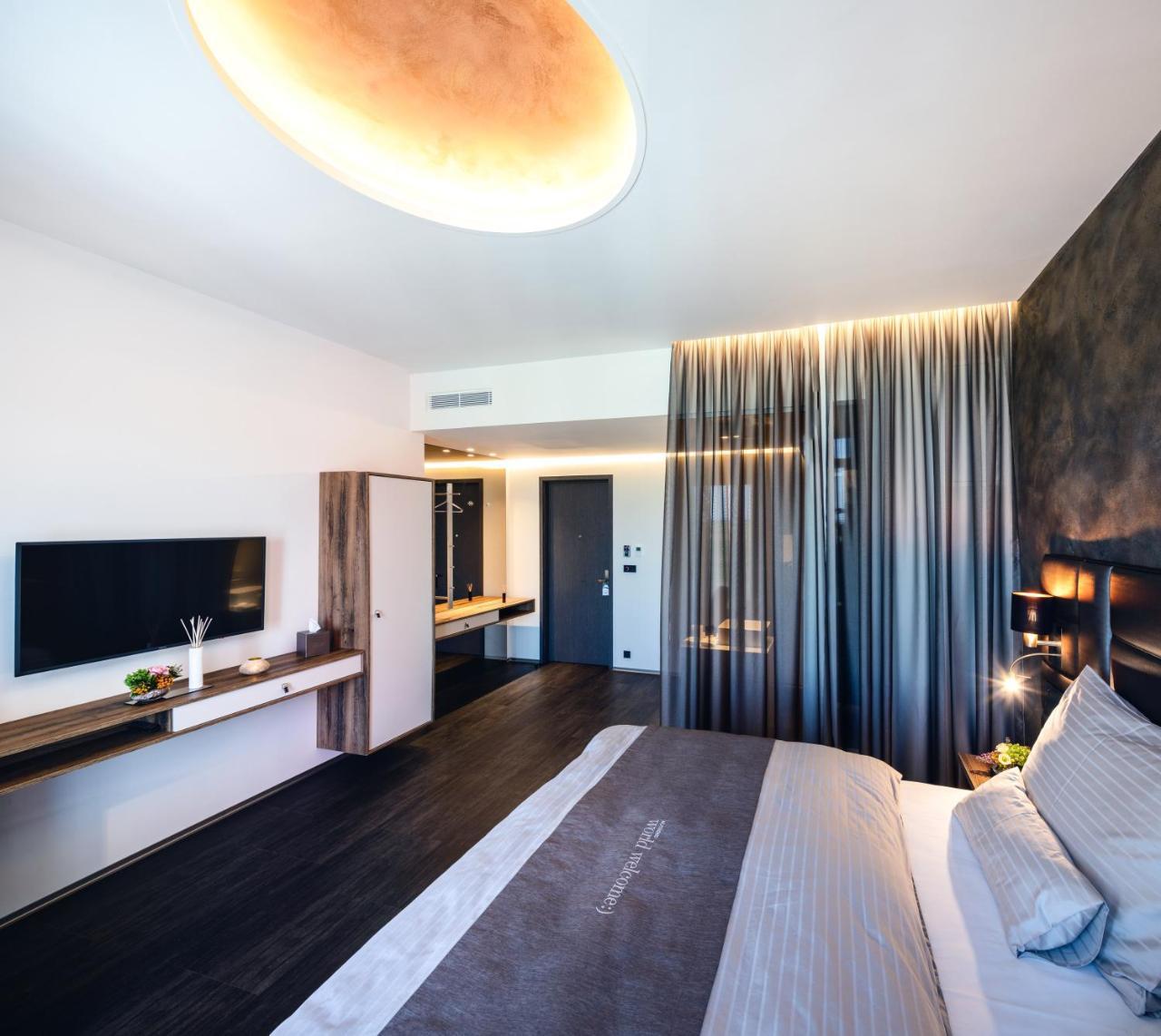 Nutrend World Hotel Olomouc Exterior foto
